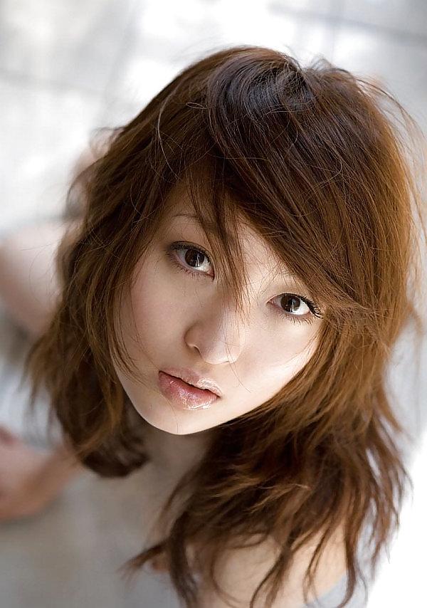 16P Japanese Girl In Bath