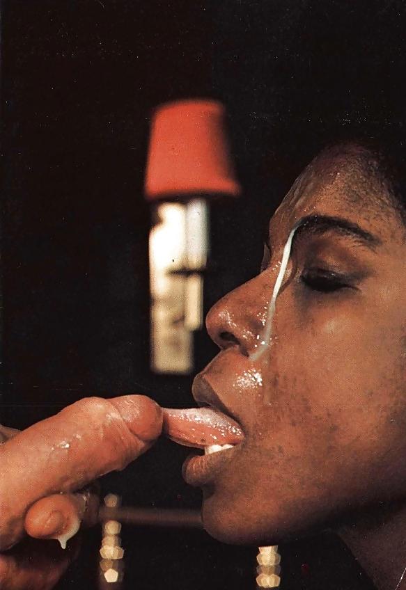 25P SH Retro Oral Cumshots On Horny Ladies
