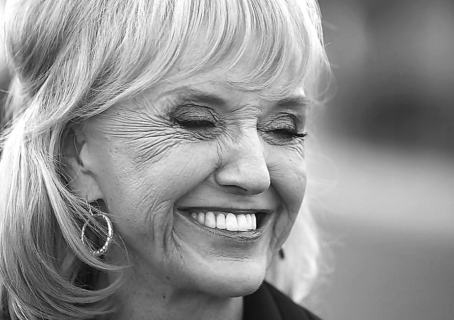 25P I love jerking off to Conservative Jan Brewer's face (2)