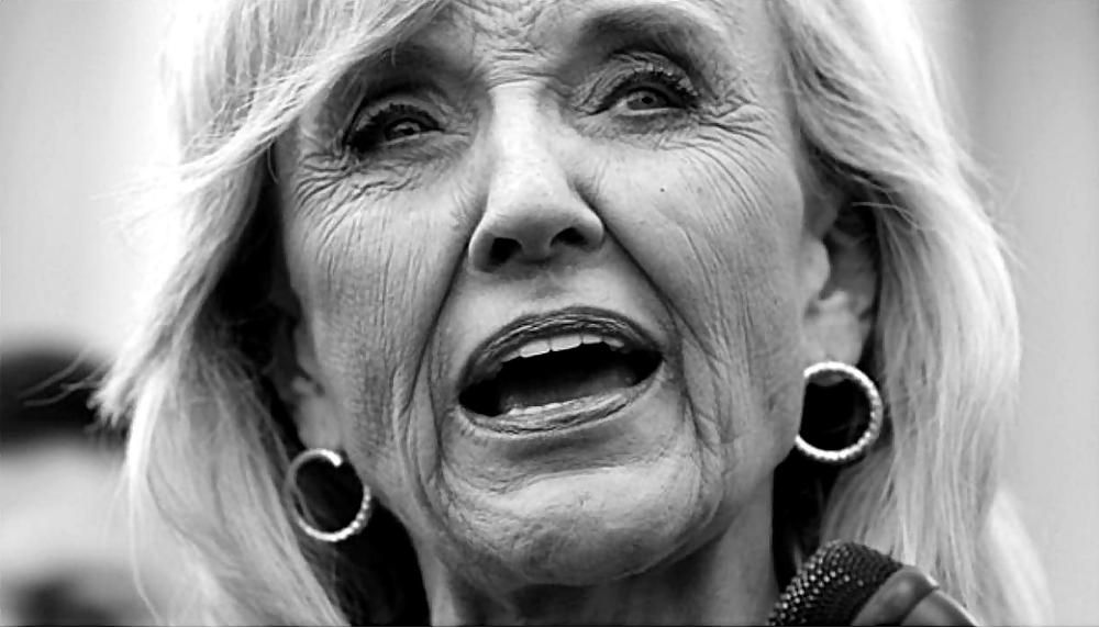 25P I love jerking off to Conservative Jan Brewer's face (2)