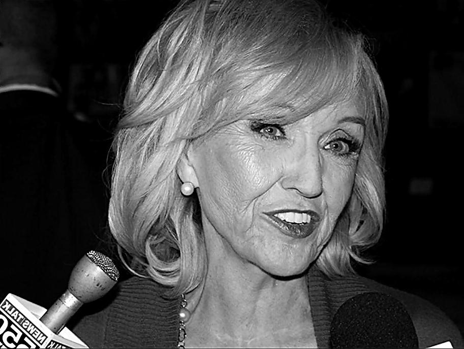 25P I love jerking off to Conservative Jan Brewer's face (2)