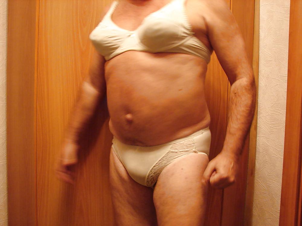 5P Crossdresser in bra