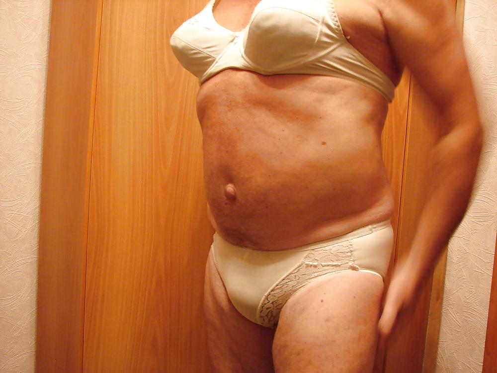 5P Crossdresser in bra