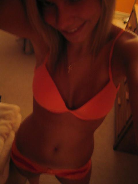 25P Pretty Amateur Allie