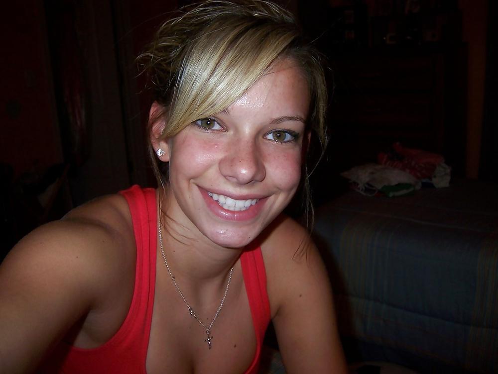 25P Pretty Amateur Allie