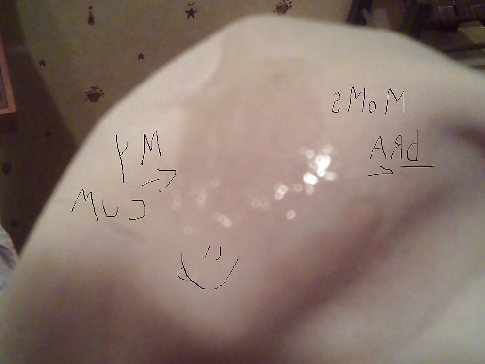 12P My bra and panties and a cumm shot