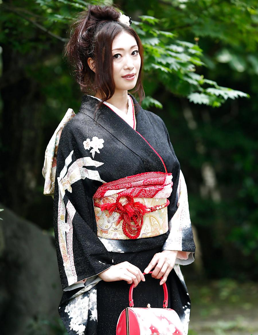 25P Reiko Kobayakawa - Japanese Beauties