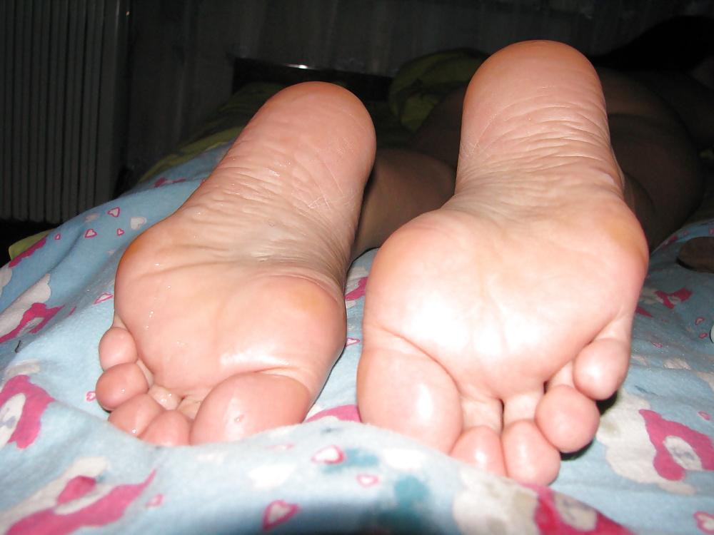 24P Cum on soles
