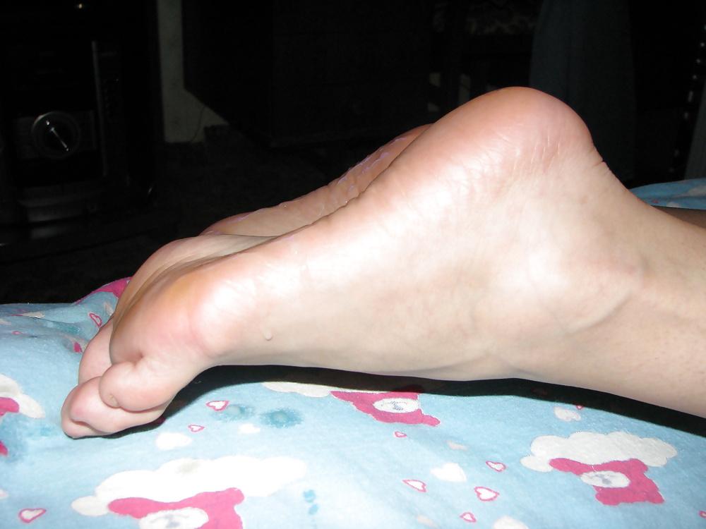 24P Cum on soles