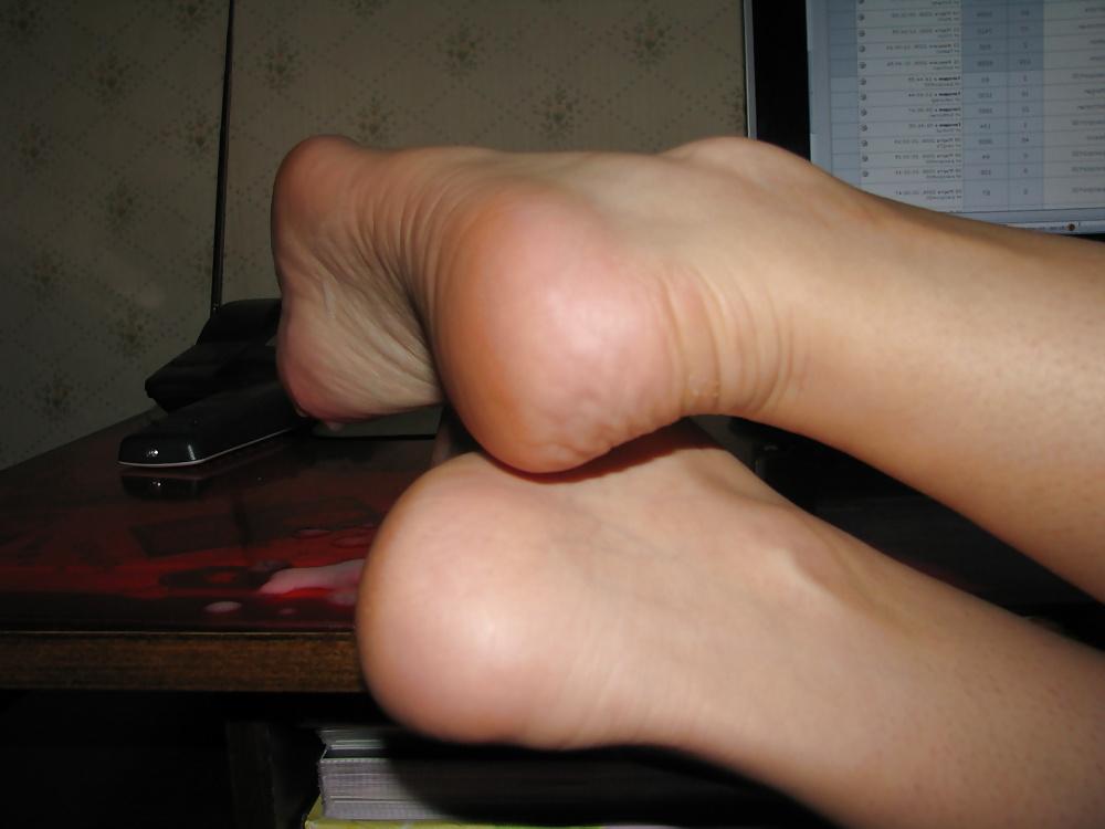 24P Cum on soles