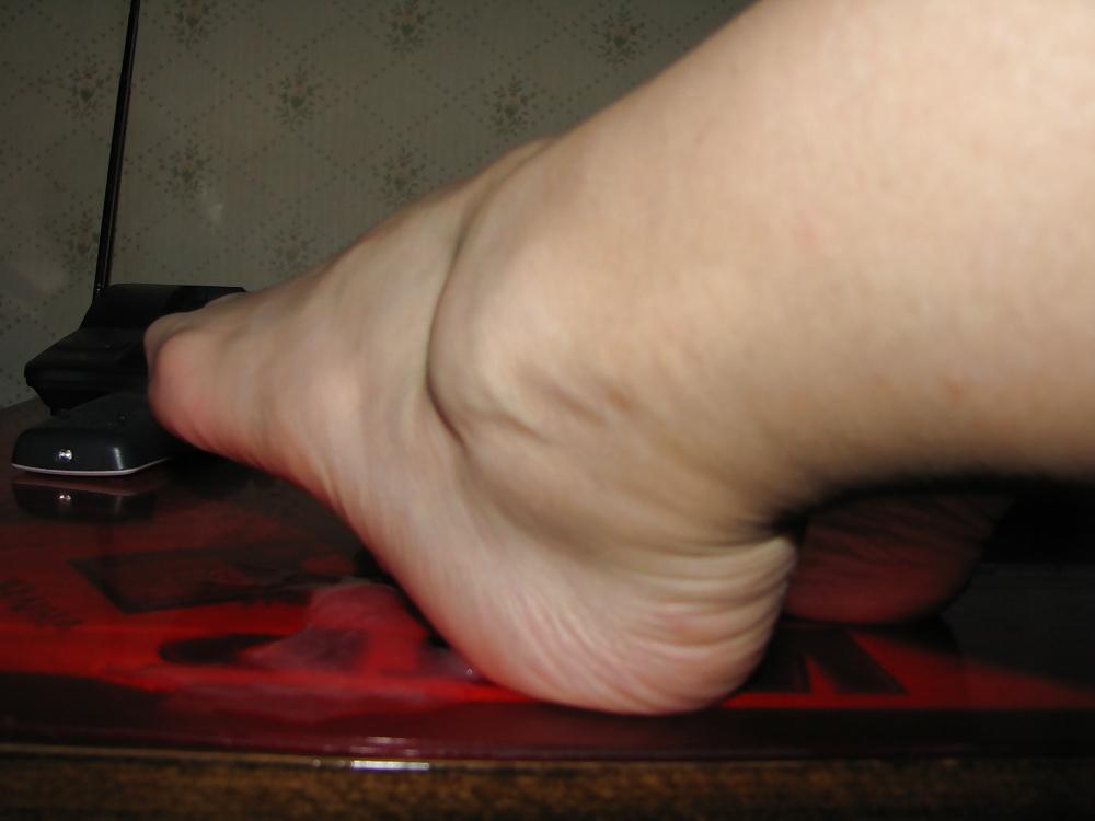 24P Cum on soles