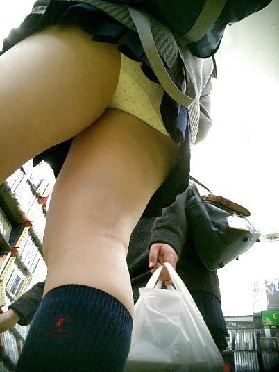 20P Japanese Girl Upskirts 17