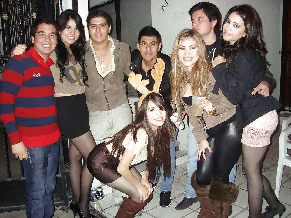 25P Mexican in pantyhose and pantimedias