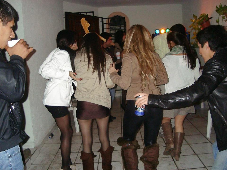 25P Mexican in pantyhose and pantimedias
