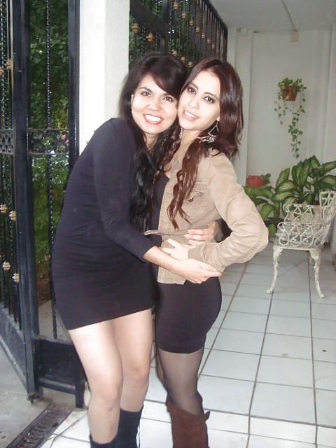 25P Mexican in pantyhose and pantimedias