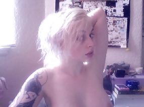 25P Hot pussies from Greek chat room !!!
