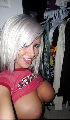 25P Hot pussies from Greek chat room !!!