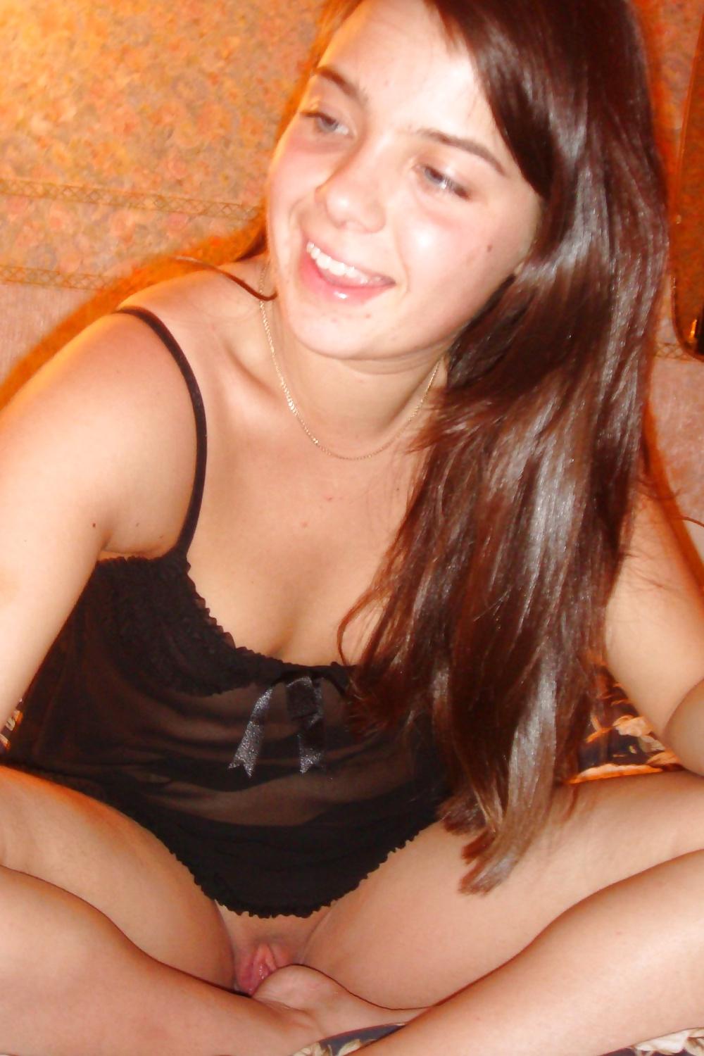 25P Beautiful teen amateur 