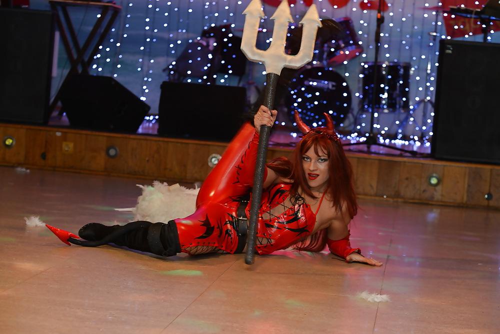25P Pretty Moscow Dancer Yulia - Part 1 (At work)