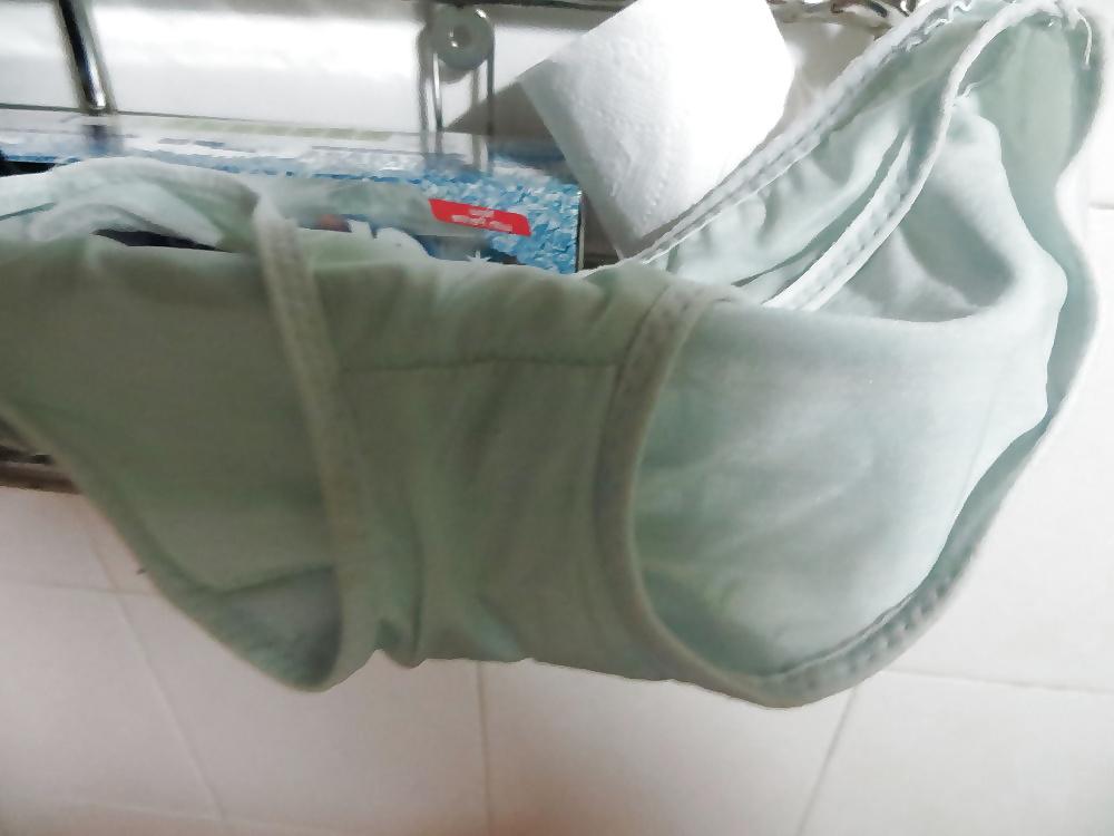 8P My Bhabhi's bra nd panties (sister in law)