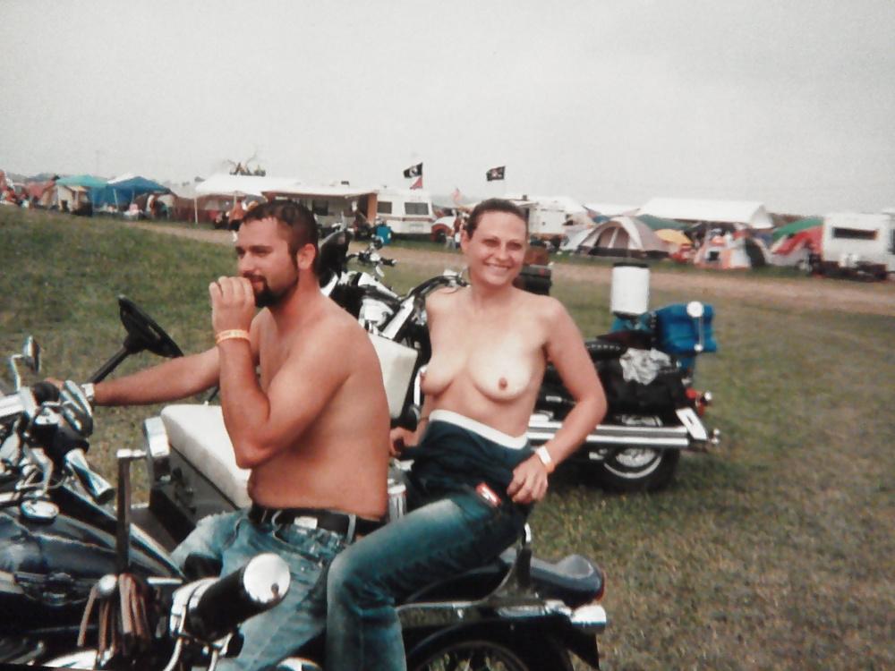 25P Weitere Biker-Party-Bilder