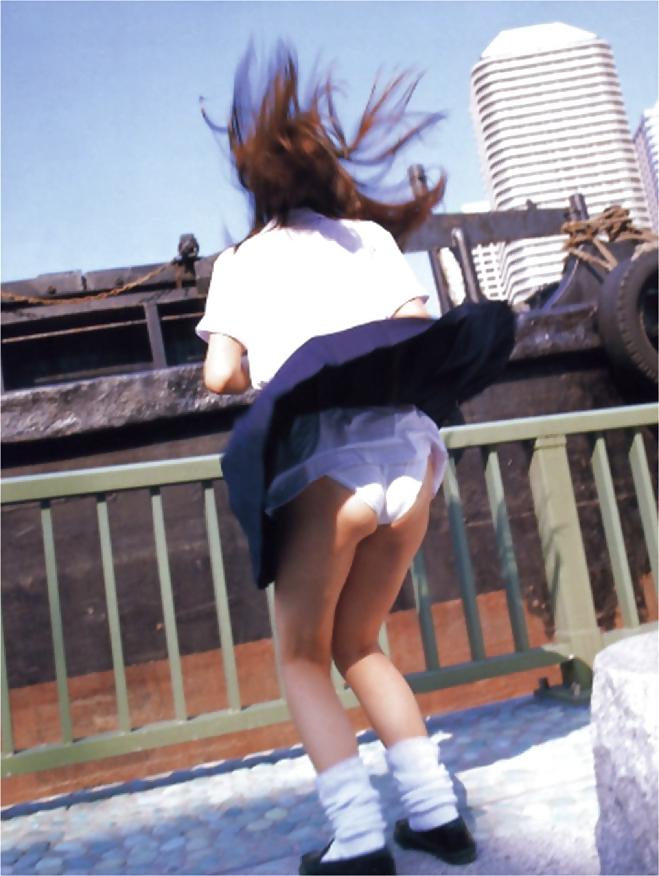 20P Japanese Girl Upskirts 11