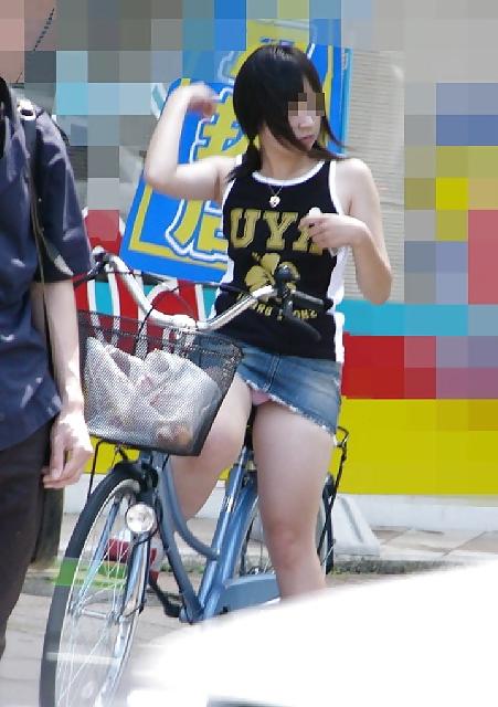 20P Japanese Girl Upskirts 11
