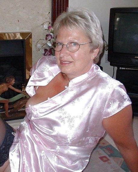 18P My neighbour only pops round 2 tease