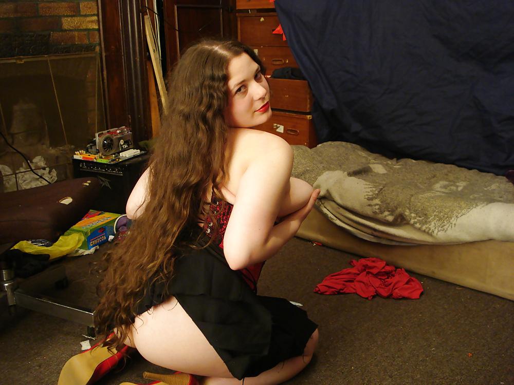 25P Busty Stella So Loves to Tease