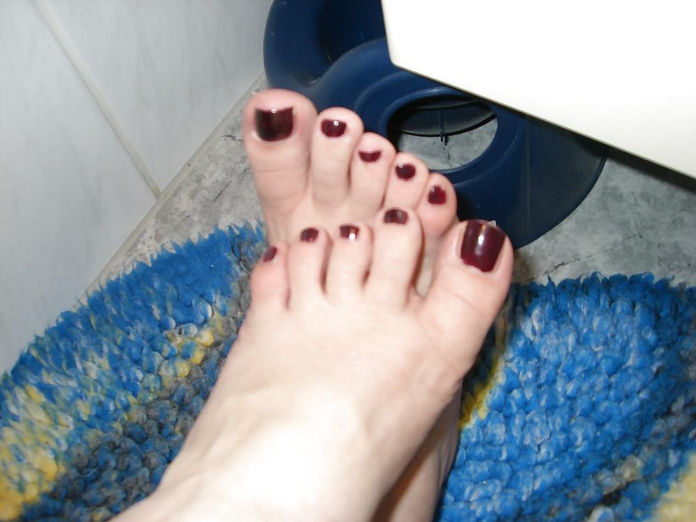 14P Pretty feet