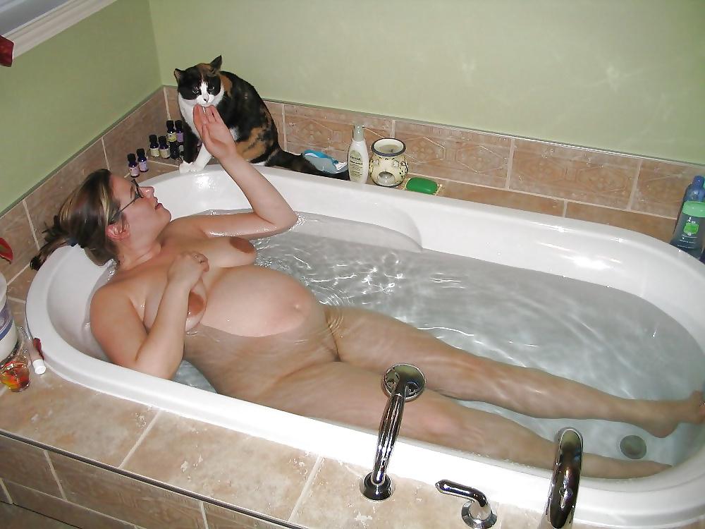 25P Bath Time! Dirty Amateurs Get Clean - And Exposed