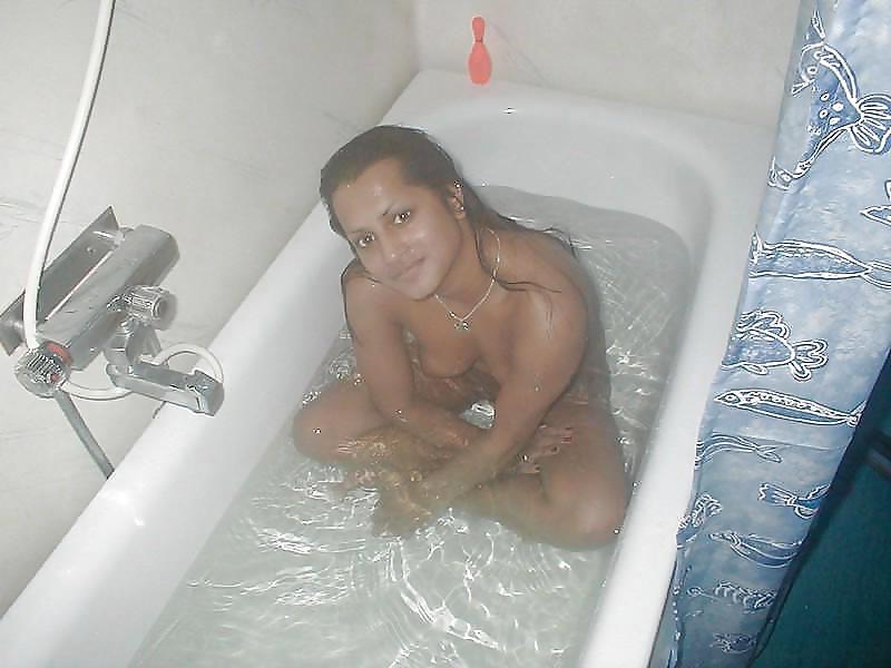25P Bath Time! Dirty Amateurs Get Clean - And Exposed