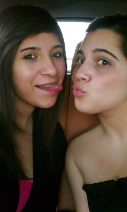 25P Slutty friends to cum on