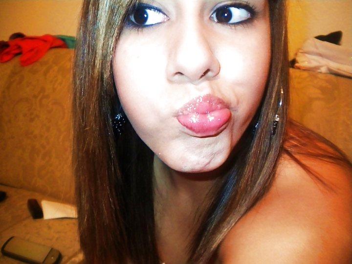 25P Slutty friends to cum on