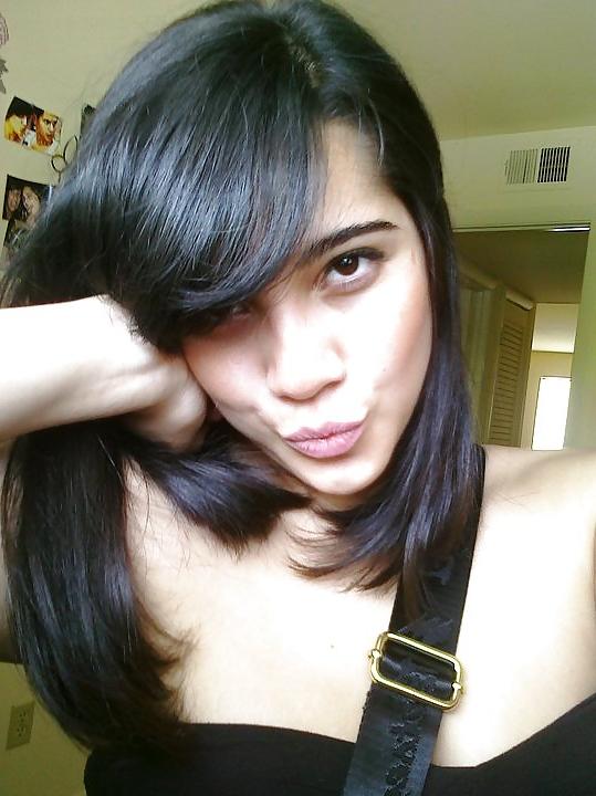 25P Slutty friends to cum on