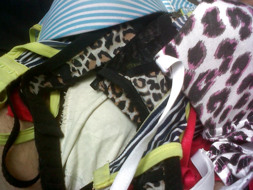 23P Fun with bra 36D and tight jeans