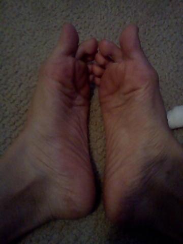 11P Wife feet soles toes mexican 