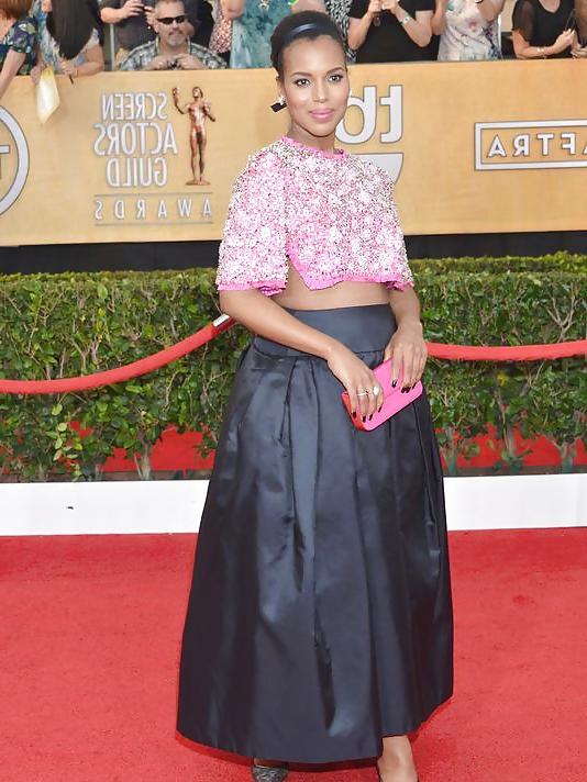 18P Kerry Washington - Pregnant 