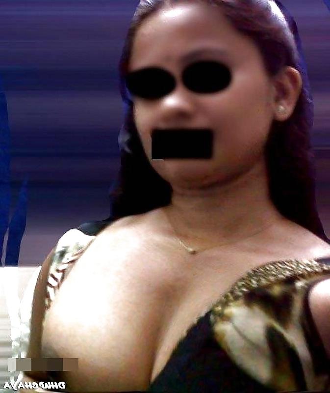 12P Indian babe down blouse and bra exposing lovely boobies 