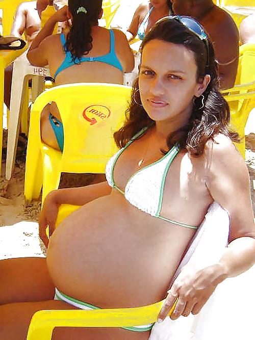 20P Pregnant and bikini 2.