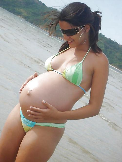 20P Pregnant and bikini 2.
