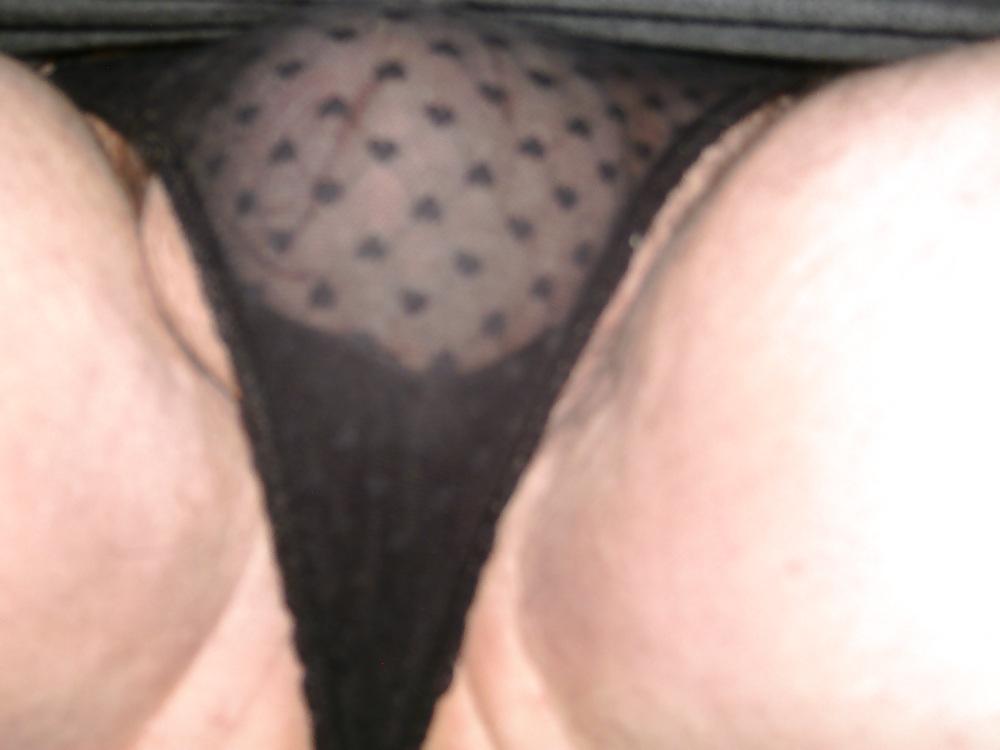 15P Cunt doing upskirt 