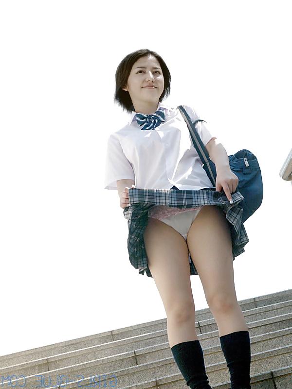 20P Japanese Girl Upskirts 12