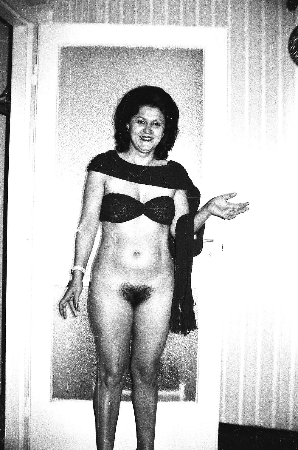 15P I find my dead grandma secret pictures in she basement