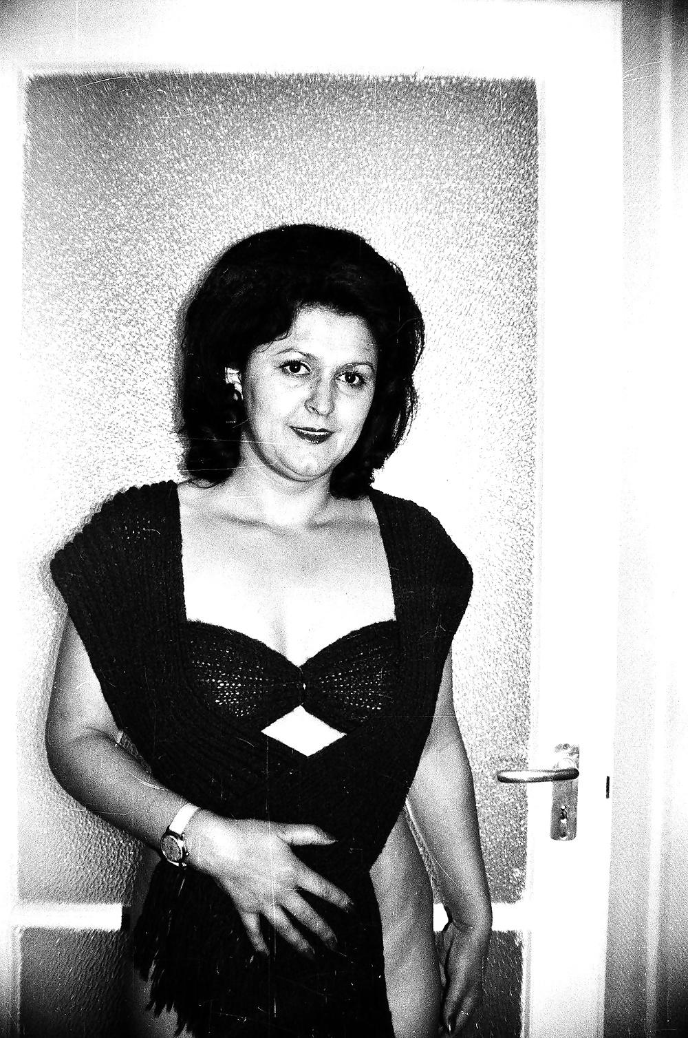 15P I find my dead grandma secret pictures in she basement