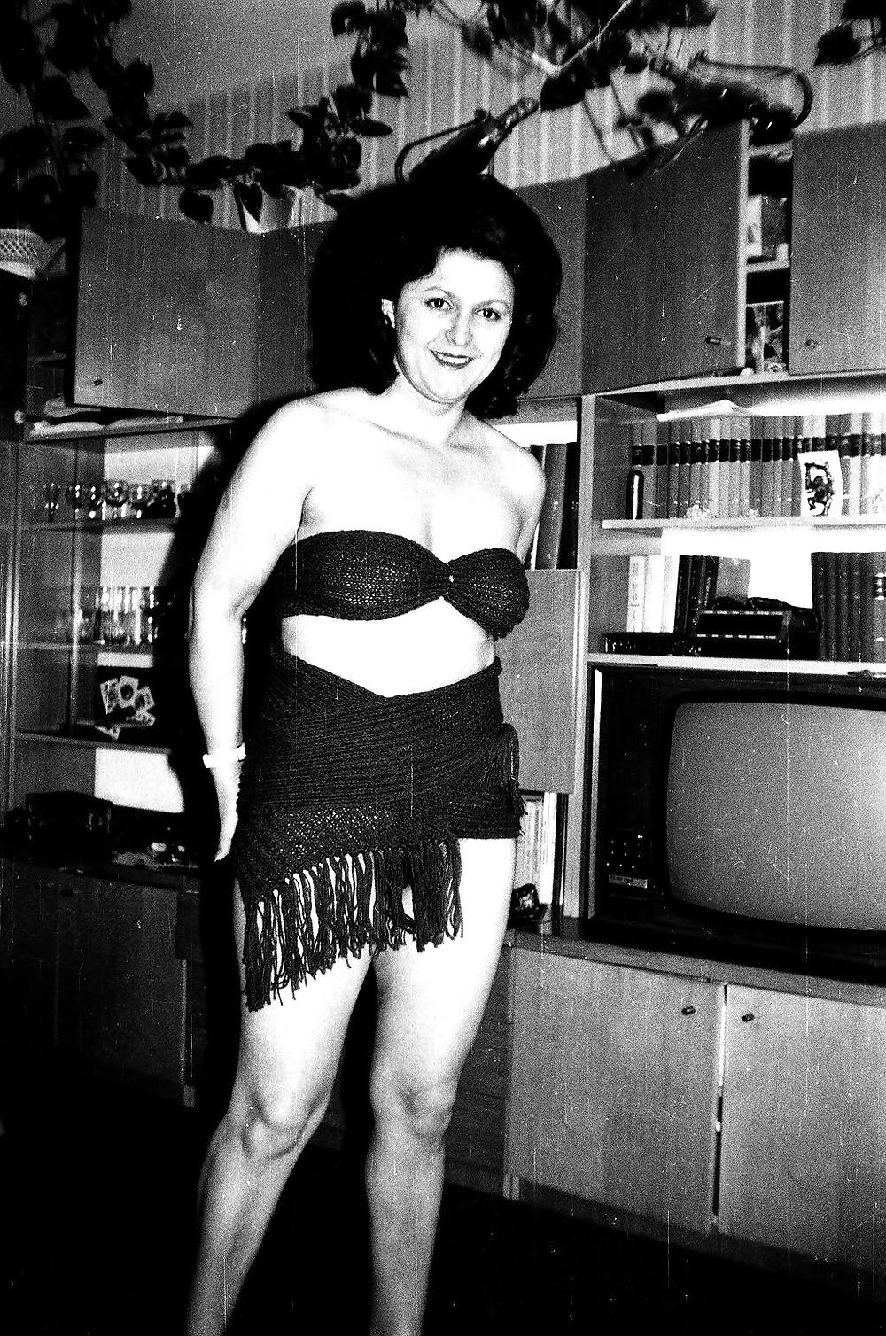 15P I find my dead grandma secret pictures in she basement