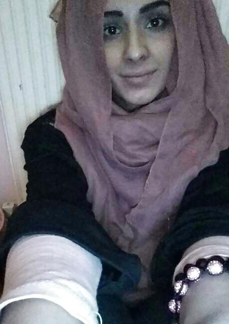 18P Hijab slut