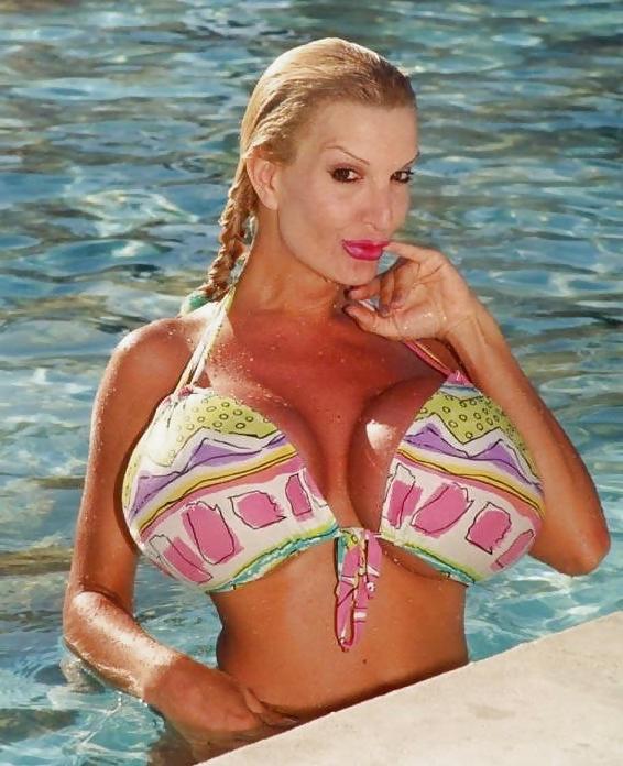 23P Huge fake tits in bikini