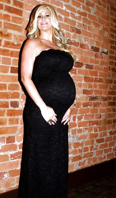 13P Pregnant Women Looking Very Sexy