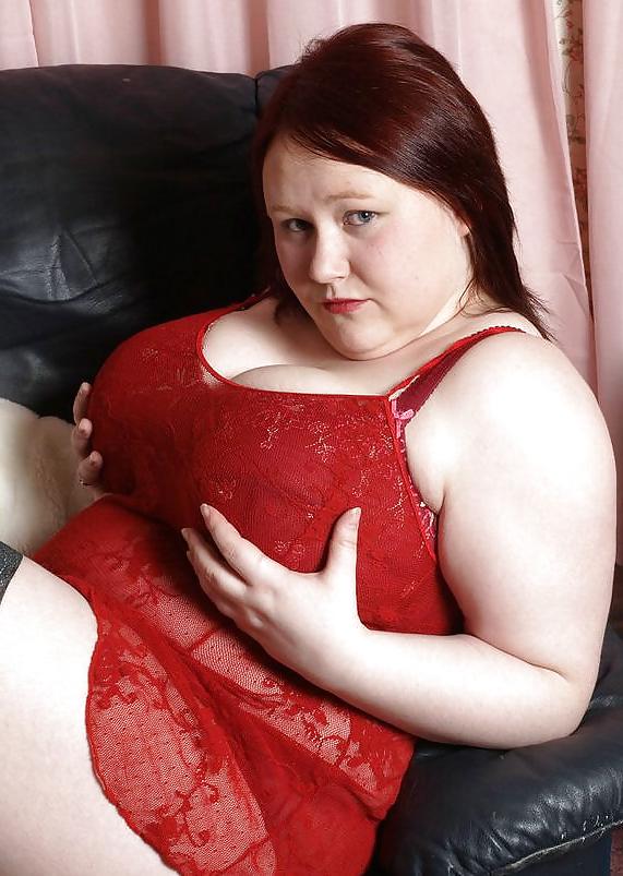 16P Big Tits Babe in Red Bra!